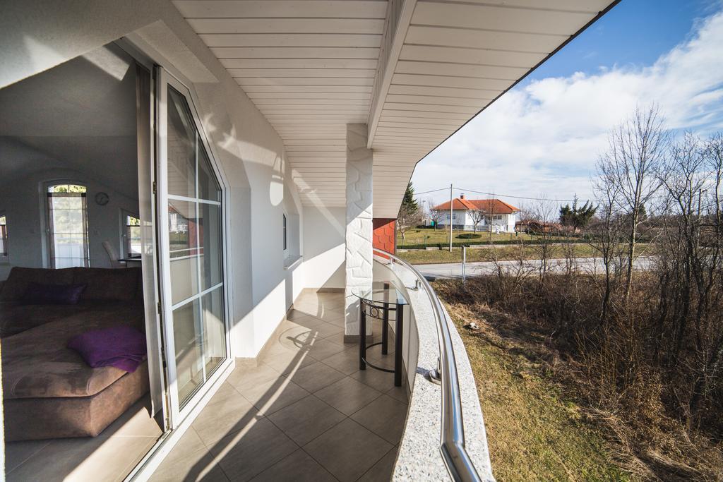 Guest House Melody Drežnik Grad Eksteriør billede